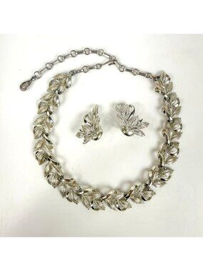 Vintage Coro Silver Tone Overlapping Leaf Necklace & Clip-On Earrings Set
